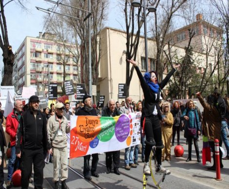 Kadıköy Tiyatroları Platformu sokağa çıkıyor: Tiyatro sonuna kadar direniştir