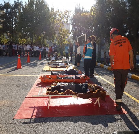 Karşıyaka'da çocuklar afetlere karşı bilinçleniyor