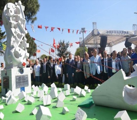 Kartal Meydanı'nda Srebrenica Soykırım Anıtı'nın açılışı yapıldı
