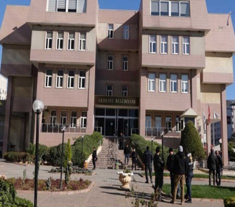 Kayyım atanan Akdeniz Belediyesi'nde işçi kıyımı hazırlığı