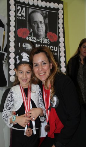 Kreş öğrencileri Uğur Mumcu anısına hamlelerini yarıştırdı