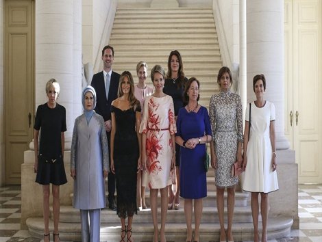 Lüksemburg Başbakanı'nın eşi First Lady'ler fotoğrafına girdi