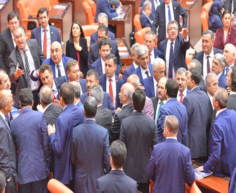 Meclis'teki bütçe görüşmelerinde 'dönek' tartışması