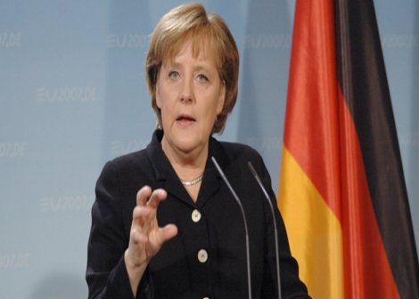Merkel: Türkiye'de hukukun üstünlüğü yanlış bir yöne doğru gidiyor