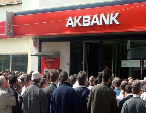 OHAL sermaye için uygulanıyor: Akbank grevi 60 gün ertelendi