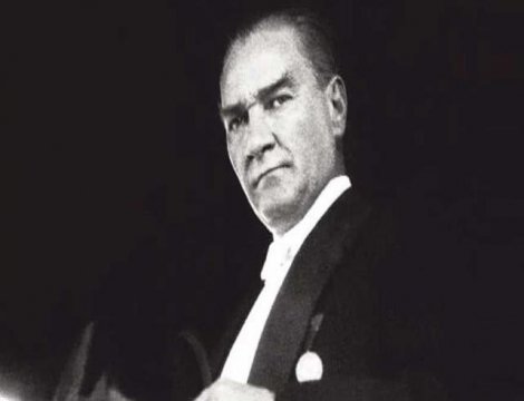 Ölümünün 79. yılında Atatürk özlemle anılıyor
