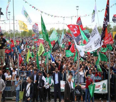 Peygamber Sevdalıları Platformu'nun Diyarbakır'da düzenlediği mitinge 40 bin kişi katıldı