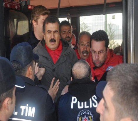 Posco işçileri ile Birleşik Metal-İş yöneticileri serbest bırakıldı