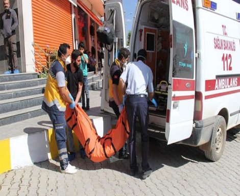 Şemdinli'de görevli 25 yaşındaki doktor, başına poşet geçirilerek öldürüldü