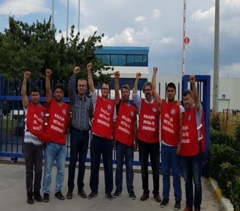 Sendikaya üye olan AKG işçileri, işten atıldı