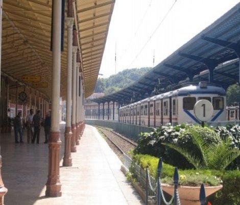 Sirkeci-Uzunköprü hattındaki demiryolu köprü yapımı çalışmaları durduruldu