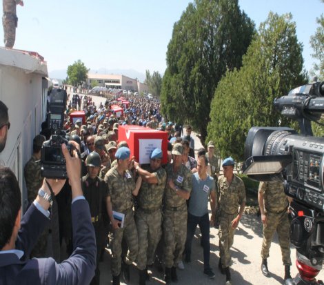 Şırnak'ta şehit olan askerler törenle memleketlerine uğurlandı