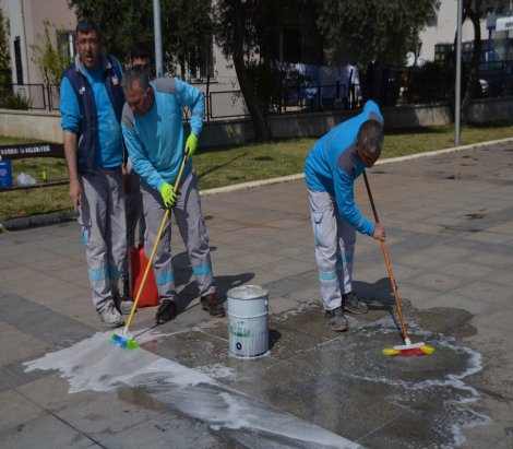 Sprey yazı temizlendi