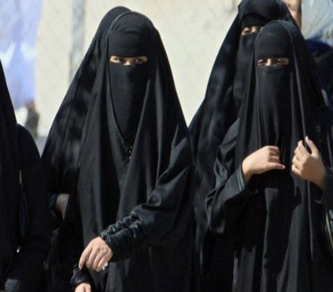 Suudi Arabistan 'Şura Meclisi'nde kadınlar da oy kullanacak
