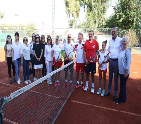 Tenisin devleri ‘Cumhuriyet Dostluk' maçında bir araya geldi