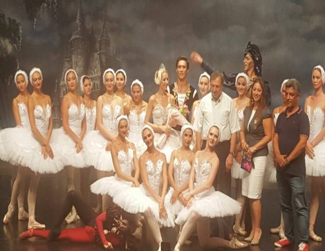 Ünlü bale topluluğu 'Moscow State Ballet' izleyenleri büyüledi