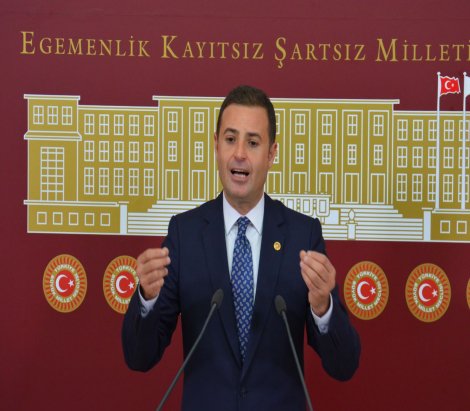 Yaz saati uygulamasına CHP'li Akın'dan tepki: AKP hükümeti ülkemizi karanlığa sürüklüyor