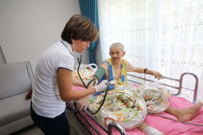 Karşıyaka'da 'sağlık' evlere geliyor