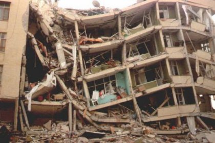 1998'de depremin vurduğu Adana'ya 19 yıl sonra hükümet vuruyor