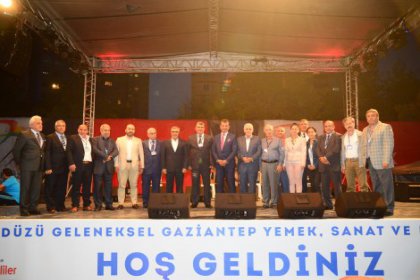 '6. Gaziantep Yiyecekleri Kültür ve Sanat Şenliği' Beylikdüzü'nde başladı