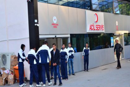 828 asker gıda zehirlenmesi şüphesiyle acil servise başvurdu