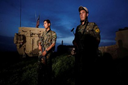 ABD'li askerler YPG'yle birlikte sınır nöbetinde