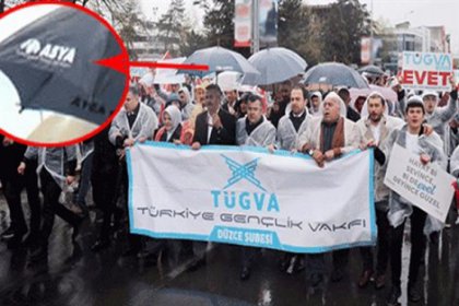 AKP'li eski vekil 'FETÖ' şemsiyesi altında 'evet' için yürüdü