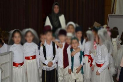 Anaokulu çocuklarına bekâret kemeri taktılar!