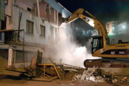 Ankara’da 17 bina güvenlik gerekçesiyle yıkıldı