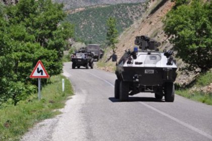 Askeri araca roketli saldırı: 3 asker, 1 korucu yaralı