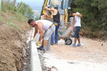 Bandırma Belediyesi, Yeni Ziraatli Mahallesi’nde yol yapım çalışmalarına başladı