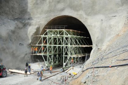 Baraj inşaatında kaza: Ölü ve yaralılar var