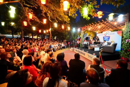 Beylikdüzü'nde barış ve sevgiye bu kez aşk da eklendi