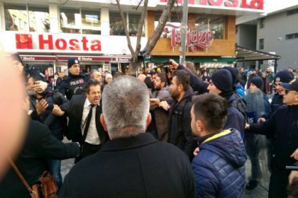 Birleşik Kamu İş'in OHAL ve KHK'larla ilgili basın açıklamasına polis biber gazı ve plastik mermilerle saldırdı