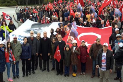 Birleşik Kamu-İş 23 Nisan için Anıtkabir'e yürüdü