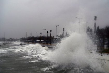 Büyükçekmece lodos fırtınasına hazırlıksız yakalanmadı