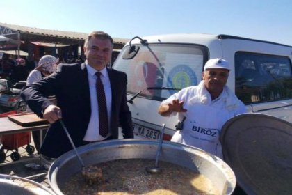 Büyükmandıra Belediyesi'nden aşure dağıtımı