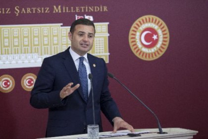 CHP'den resmi törenlerde partilerin Anıtkabir'e çelenk koyma yasağına tepki