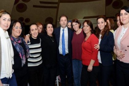 CHP'li belediyeden kadın çalışanlara 8 Mart izni ve bir maaş ikramiye