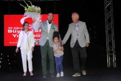 Erol Mütercimler Beylikdüzü halkına 30 Ağustos'u anlattı