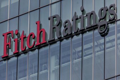 Fitch, Türkiye'nin kredi notunu düşürdü