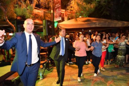 Gagavuzlar halk oyunlarıyla büyüledi