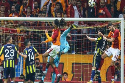 Galatasaray- Fenerbahçe derbisinde sahte polis skandalı