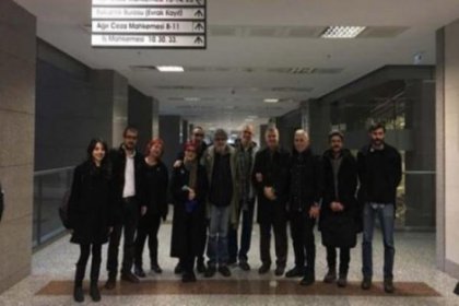 Gazeteciler adliye koridorlarında: 21 kişi hakim karşısına çıkıyor