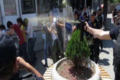 Gülmen ve Özakça protestosuna gazlı müdahale