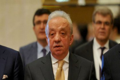 Halka küfreden Mehmet Cengiz, tarihi köşke konmuş
