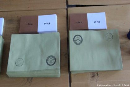 HDP: Polis muhalif müşahitleri alıkoyuyor