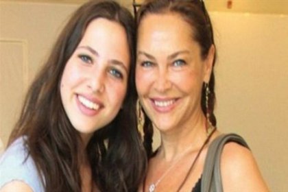 Hülya Avşar: Zehra'dan utanıyorum