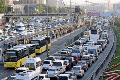 İstanbul'da bazı yollar trafiğe kapatıldı