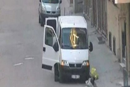 İstanbul'da bir araçta kontrollü patlatma yapılıyor